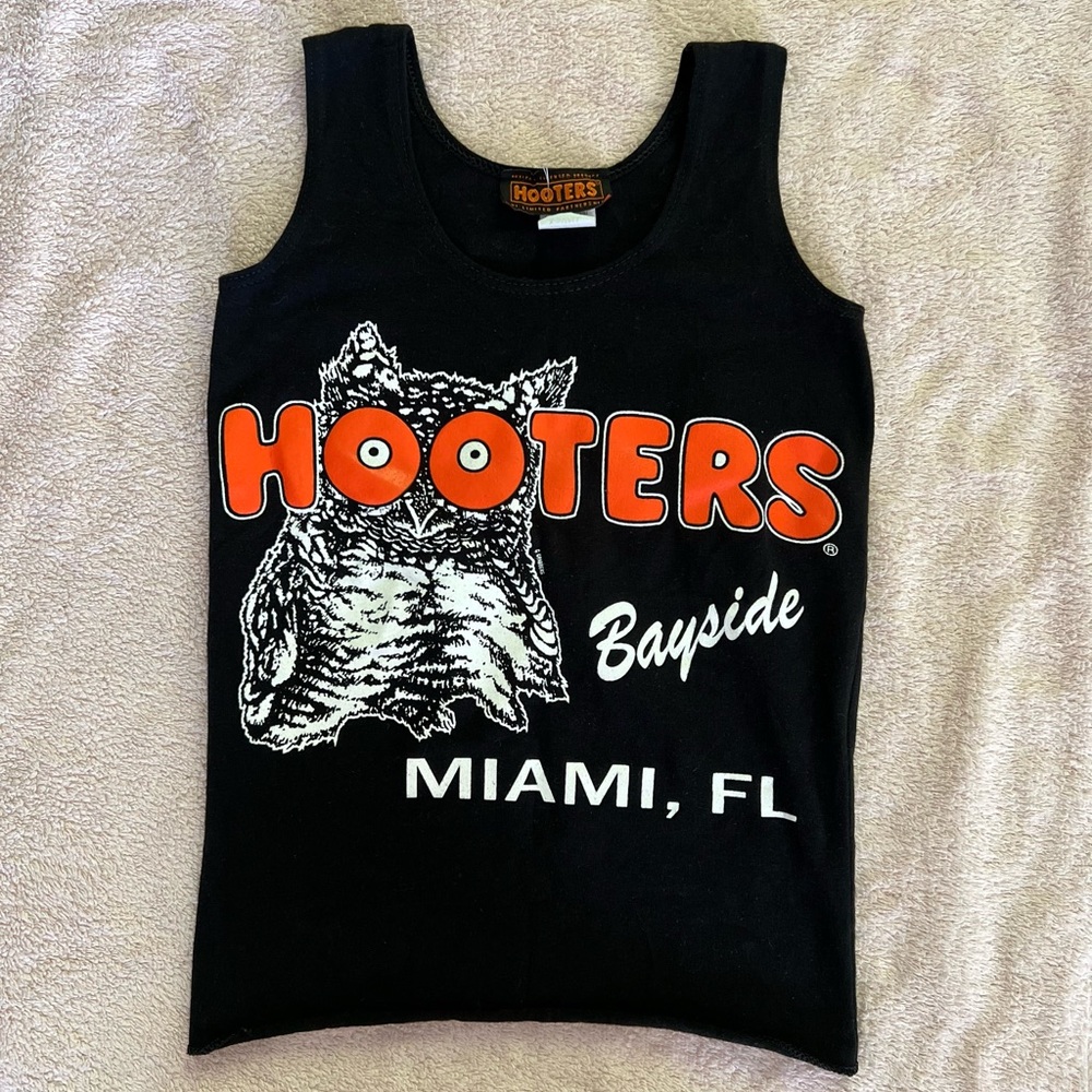 Hooters Black Tank Top - Picture 3 of 4